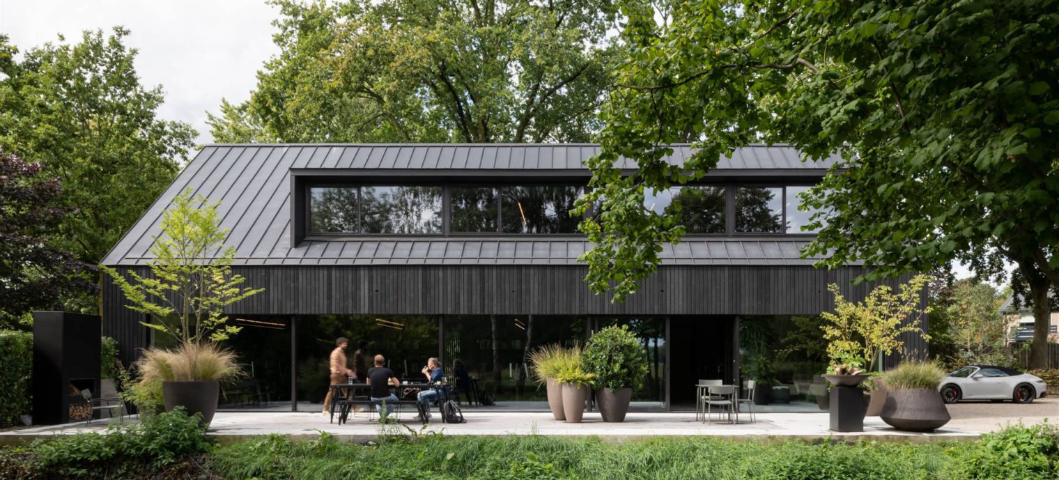 Black Barn terras aan het water